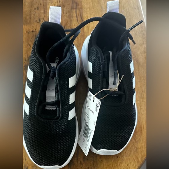 NWT Adidas Racer TR23 Sneaker - Kids' size 11. - Picture 4 of 5